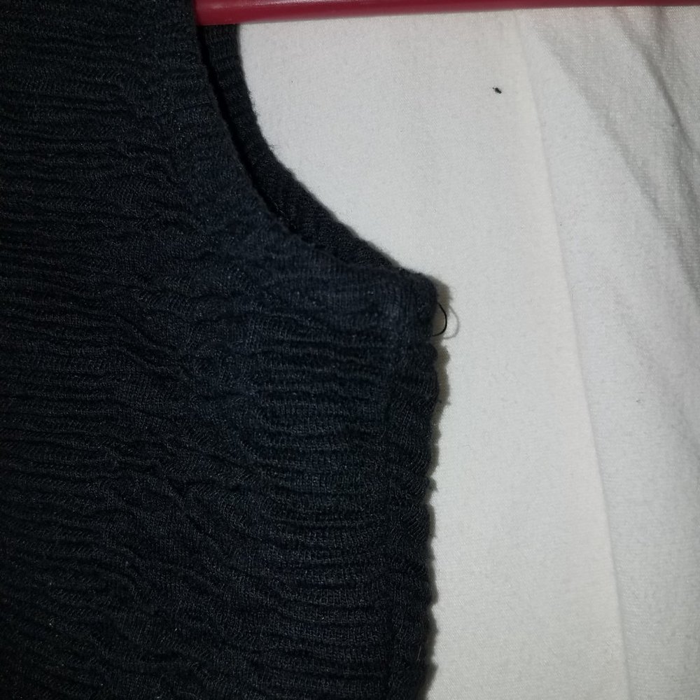 Black Ribbed Crop Top - Picture 2 of 5